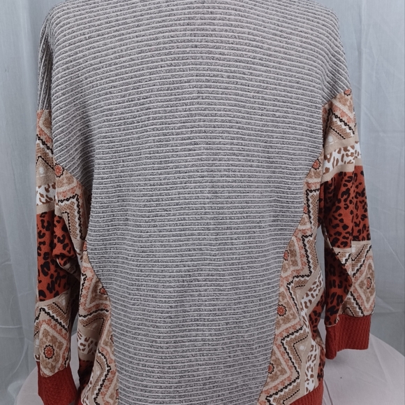 Women's Gray and Red Patterned Sweater - Picture 7 of 12
